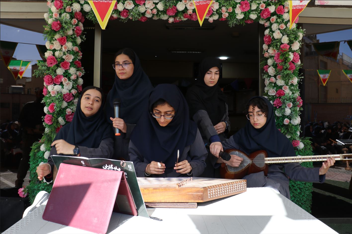 جشن تقدیر از برگزیدگان علمی -ورزشی  26 بهمن ماه