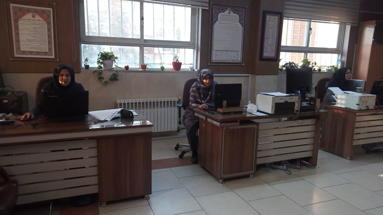 حضور عوامل اجرایی درمدرسه  و نظارت بر روند برگزاری کلاسهای آنلاین