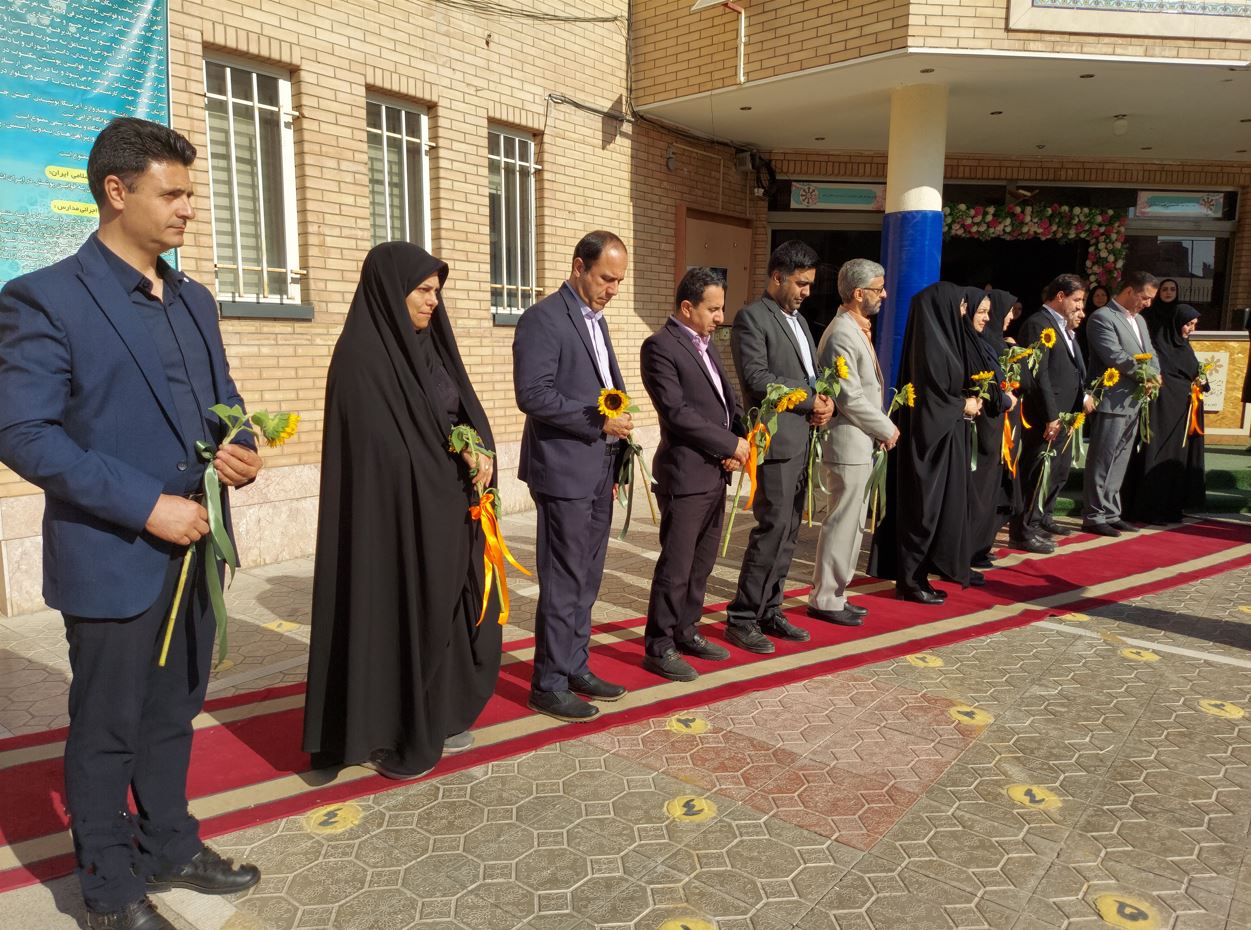 رونمایی از طرحها و برنامه های آموزشگاه 20 مهر