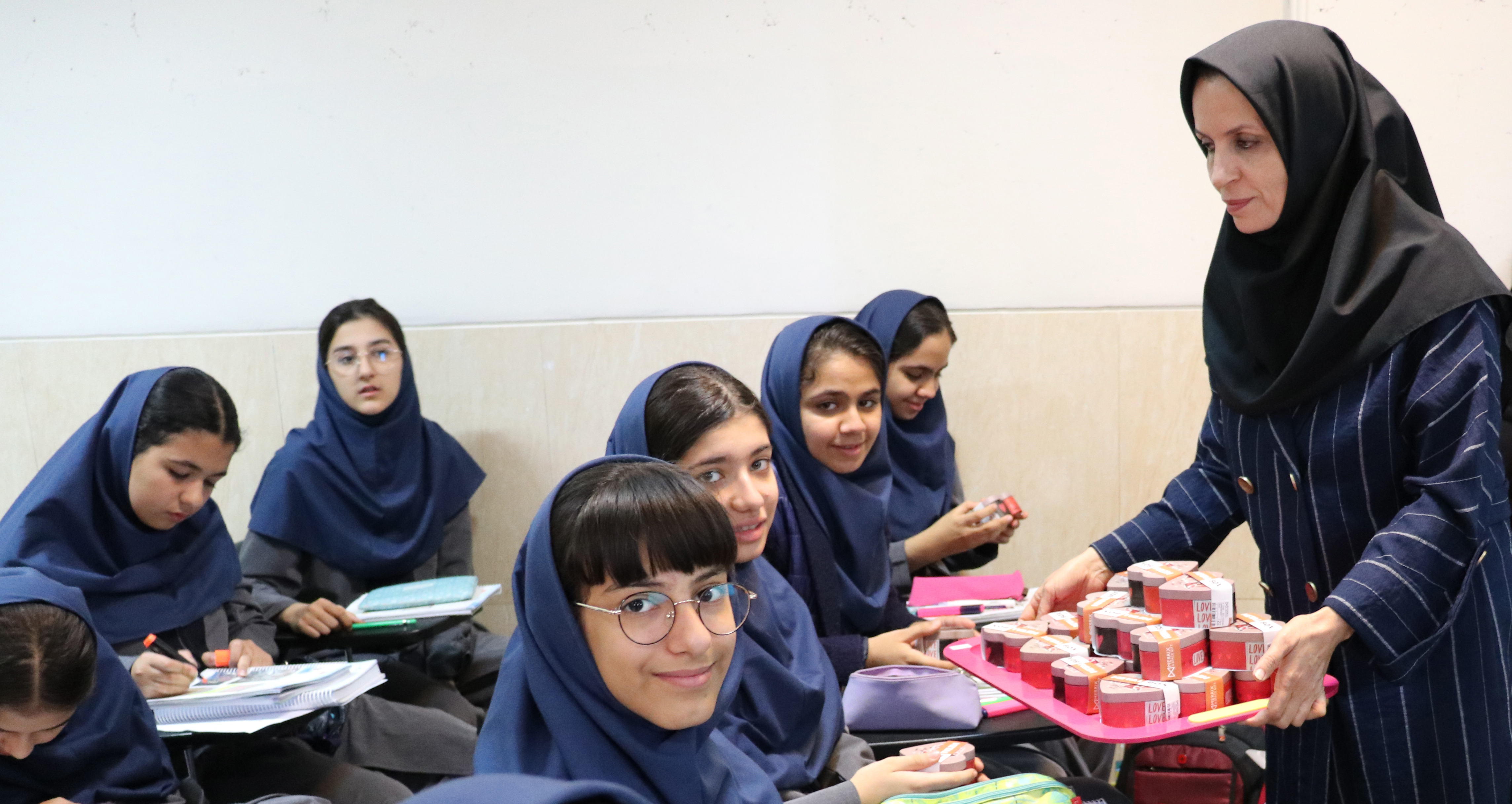 روز دانش آموز 13 آبان 